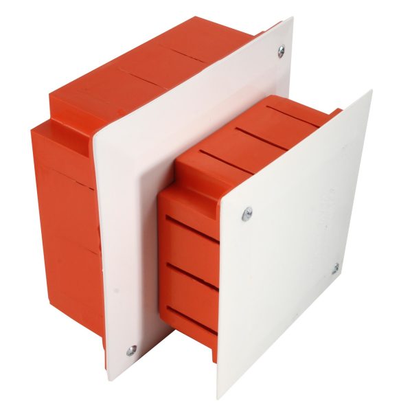 PVC Разклонителна кутия за вграден монтаж IP21 200х200х55 мм с капак на производител Mutlusan.