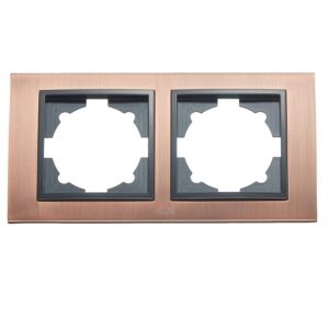 Двойна хоризонтална рамка ELBI Zena Platin мед черно за 2 модула. Стилен дизайн и лесен монтаж, съвместима с всички механизми от серията.