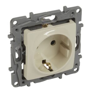 Единичен контакт Legrand Niloe без рамка 16А 250V крем